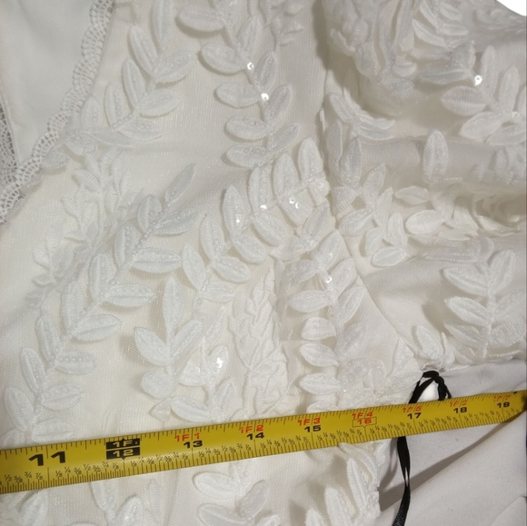 Adelyn Rae White Embroidered Lace Midi Dress Women’s Puff Sleeve V-Neck Cocktail - Picture 4 of 9